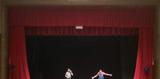 Escolares de La Gomera aprenden seguridad vial a través del teatro en el programa ‘Diversión sobre Ruedas’