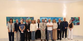 El Parlamento de Canarias acoge una exposición de pinturas de pacientes de salud mental