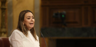 Dolores Corujo reivindica «el sello socialista» de la gratuidad del transporte público en Canarias