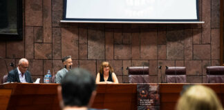 El Cabildo acoge la presentación del libro El viaje de las momias canarias, una obra que rescata la memoria arqueológica del Archipiélago