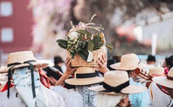 San Sebastián de La Gomera abre la inscripción para carrozas, grupos folclóricos y candidaturas a Romera y Romero Mayor de las Fiestas Patronales 2026