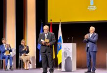 Curbelo destaca la entrega de Isidro Ortiz al patrimonio cultural de Canarias tras recibir el Premio Identitaria Canarias