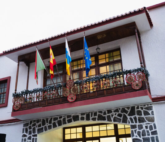 Vallehermoso aprueba medidas de mejora salarial, apoyo educativo y rehabilitación de viviendas en el municipio