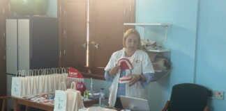 La Gerencia de Servicios Sanitarios de La Gomera refuerza la salud oral de personas usuarias de centros de mayores