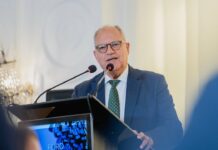 Curbelo defiende la necesidad de “gestionar y valorar” el agua para garantizar el futuro de las islas