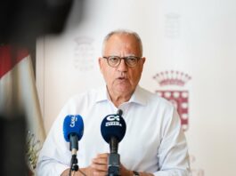 El Cabildo abre el plazo para solicitar las becas al estudio, transporte y alquiler para jóvenes estudiantes