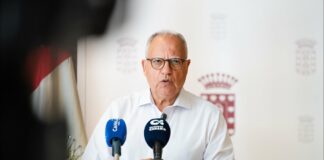 El Cabildo abre el plazo para solicitar las becas al estudio, transporte y alquiler para jóvenes estudiantes