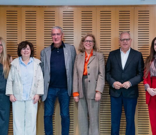 Los centros sociosanitarios de La Gomera se benefician de un programa pionero de salud bucodental