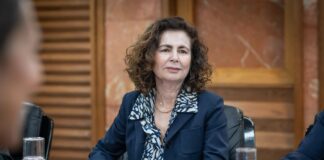 Hacienda prorroga en 2026 la bonificación al combustible para las islas no capitalinas