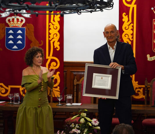 Francisco José Fernández Reyes recibe el Premio Méritos Humanos San Sebastián de La Gomera 2026