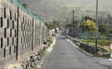 El Ayuntamiento de Valle Gran Rey inicia las obras de mejora del callejón de La Puntilla y la calle Chelé