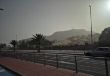 Este martes continúa la calima en Canarias que empezará a remitir al mediodía