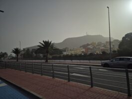 Este martes continúa la calima en Canarias que empezará a remitir al mediodía