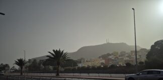 Este martes continúa la calima en Canarias que empezará a remitir al mediodía