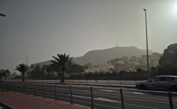 Este martes continúa la calima en Canarias que empezará a remitir al mediodía