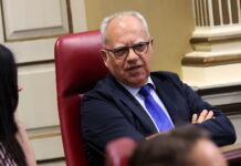 Curbelo urge a cerrar el anillo eléctrico de La Gomera por el sur y exige un calendario para proteger a Valle Gran Rey