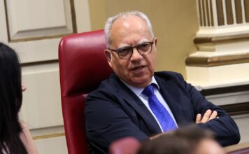 Curbelo urge a cerrar el anillo eléctrico de La Gomera por el sur y exige un calendario para proteger a Valle Gran Rey