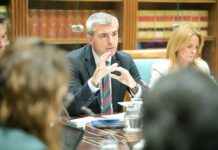 Manuel Domínguez anuncia medidas para la mejora de los precios de la cesta de la compra en Canarias