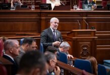 Fernando Clavijo reclama a la oposición que se siente a negociar y no boicotee el Decreto Canarias