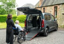 Legislación y ayudas disponibles en España para adquirir un coche adaptado