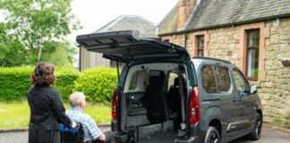 Legislación y ayudas disponibles en España para adquirir un coche adaptado