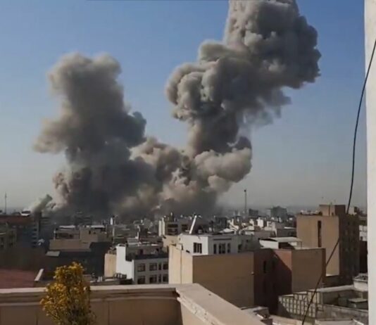 EE.UU. e Israel lanzan un ataque masivo contra el corazón del poder en Irán