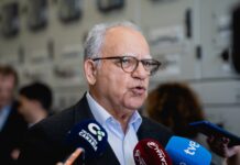 Curbelo plantea monitorear el impacto del conflicto en Oriente Medio y revisar la bonificación al combustible en las islas no capitalinas