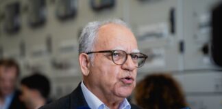 Curbelo plantea monitorear el impacto del conflicto en Oriente Medio y revisar la bonificación al combustible en las islas no capitalinas