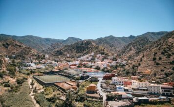 Cielos despejados y viento en Canarias este sábado
