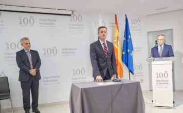 Carlos Díaz González toma posesión como nuevo presidente del Colegio Oficial de Farmacéuticos de Santa Cruz de Tenerife