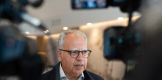 Curbelo subraya el esfuerzo del Cabildo para garantizar el ritmo de inversiones del Fdcan con recursos propios