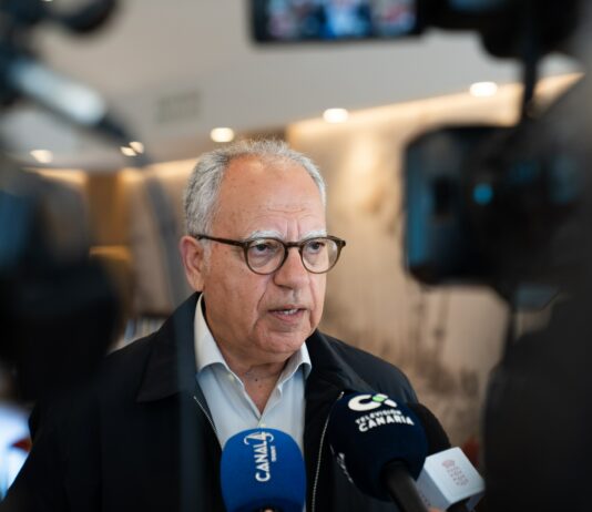 Curbelo subraya el esfuerzo del Cabildo para garantizar el ritmo de inversiones del Fdcan con recursos propios