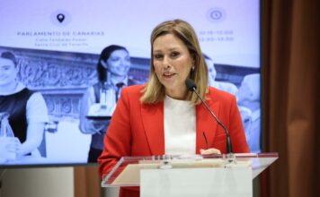 Astrid Pérez: “Hoy no celebramos la perfección, celebramos el coraje cotidiano de las mujeres que sostienen Canarias