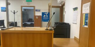 La Gerencia de Servicios Sanitarios de La Gomera instala un dispositivo para mejorar la atención a personas con discapacidad auditiva