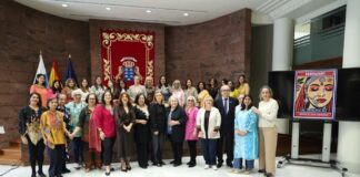 La antología “Ishwari” reúne en el Parlamento de Canarias las voces literarias de 79 mujeres hindúes