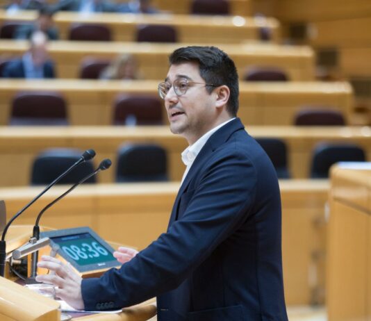 Fabián Chinea (ASG) plantea relajar la regla de gasto, actualizar las ayudas al transporte y reforzar el Posei para proteger a Canarias ante la crisis