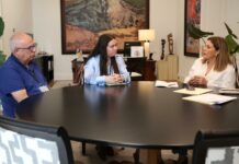 El Parlamento de Canarias finalizará en agosto la restauración del óleo histórico oculto durante décadas en el hemiciclo