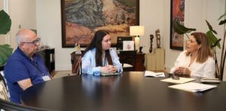 El Parlamento de Canarias finalizará en agosto la restauración del óleo histórico oculto durante décadas en el hemiciclo