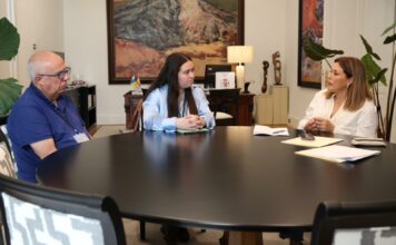 El Parlamento de Canarias finalizará en agosto la restauración del óleo histórico oculto durante décadas en el hemiciclo