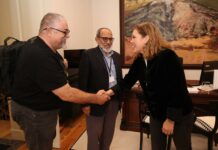 Representantes saharauis trasladan a Astrid Pérez su inquietud por la situación de los apátridas en la regularización extraordinaria de inmigrantes