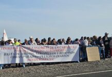 Apoyo vecinal a la concentración convocada por el Ayuntamiento de Alajeró para que se aceleren las obras de la Carretera GM-3