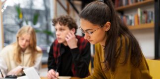 Universidades resuelve de forma definitiva 1.348 solicitudes de becas del curso 2025-2026