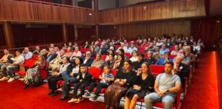 Más de un centenar de asistentes arropa la presentación de Genealogía de la familia Medina en Santa Cruz