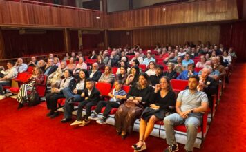Más de un centenar de asistentes arropa la presentación de Genealogía de la familia Medina en Santa Cruz