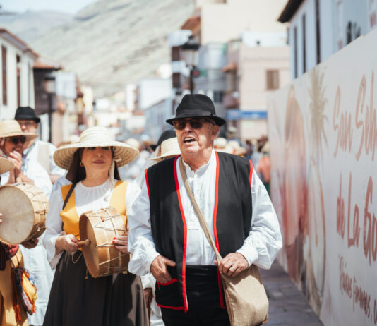San Sebastián de La Gomera inicia la celebración del Día de Canarias con música, tradición y un homenaje al gofio gomero