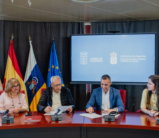 El Cabildo de La Gomera y la ESSSCAN firman un convenio para reforzar la formación de profesionales sanitarios, sociales y sociosanitarios