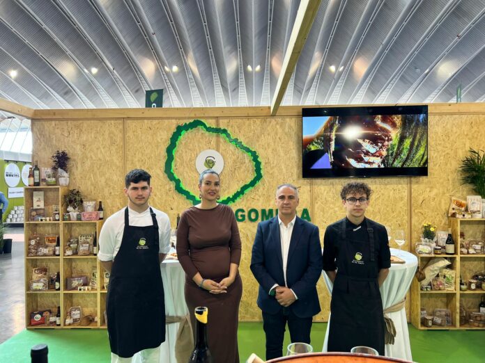190526 La consejera insular de Sector Primario, Noelia Morales, en el stand institucional de La Gomera en GastroCanarias 2026