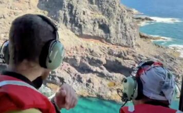 Un amplio operativo, por tierra, mar y aire, busca a un buceador desaparecido en la costa de La Gomera