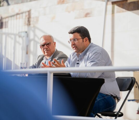 El Cabildo y el Ayuntamiento de Valle Gran Rey hacen balance de la acción pública y fijan nuevas líneas de trabajo con la ciudadanía