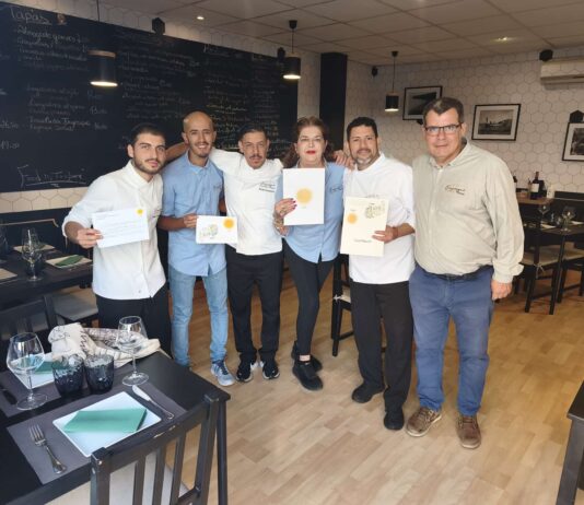 El chef Iván González y su equipo de la tasca restaurante Enyesque de Playa de Santiago logra su cuarto ‘Solete de la Guía Repsol’